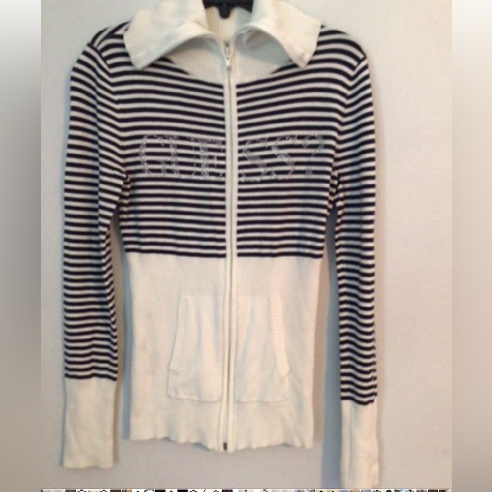 Guess Woman’s White & Blue Striped Sweater Jacket. Size Medium.